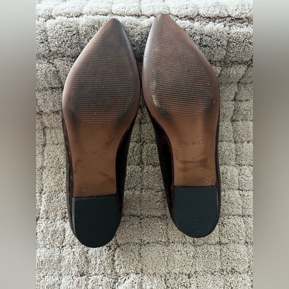 Vionic Women's Pointed Toe Tortoiseshell Patent Flats in Brown - Picture 12 of 14